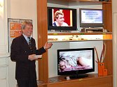Ze začátků digitalizace: Zahájení výstavy k DVB-T vysílání na domažlické radnici na jaře 2007.