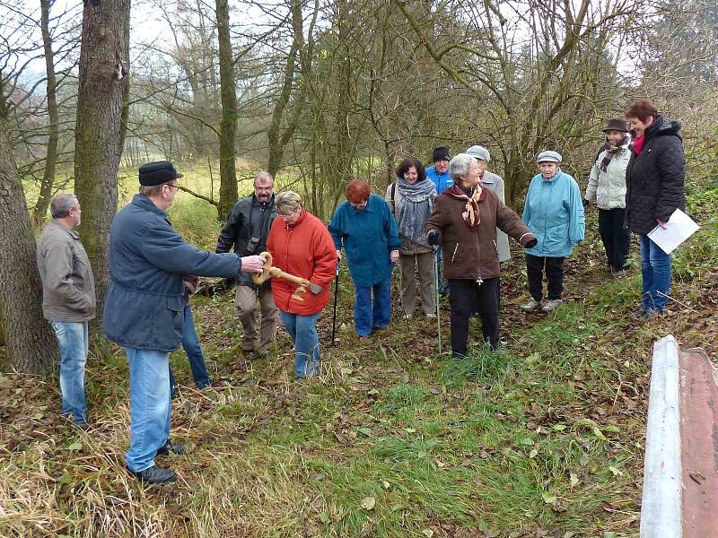 Ze zamykání trhanovské studánky.