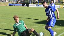 Jiskra Domažlice B (v modrém) vs. Rokycany (v zeleném) 4:1 (1:1).