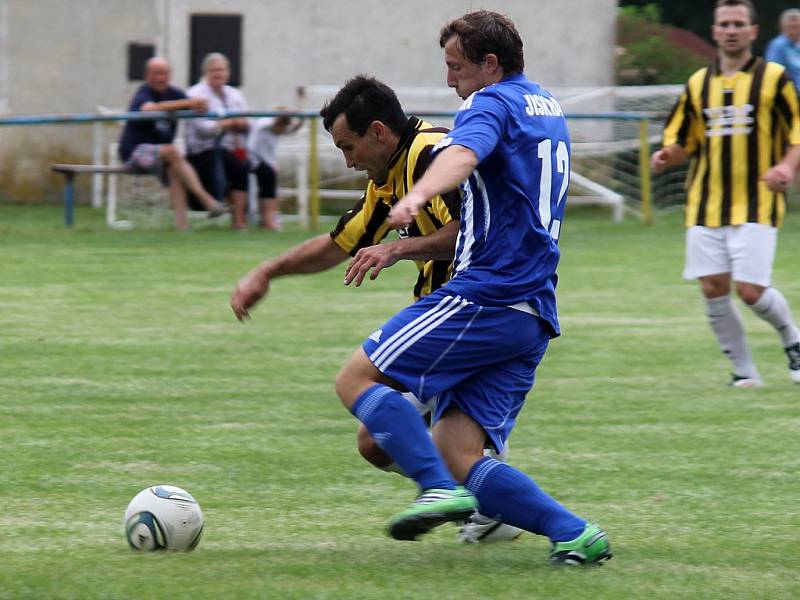 Z pouťového zápasu fotbalistů FK Staňkov s Jiskrou Domažlice B.