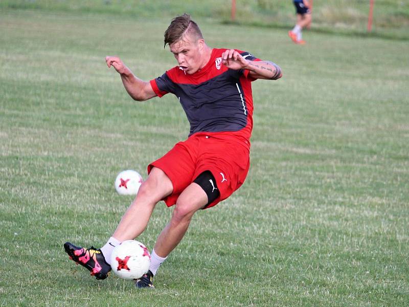 Fotbalisté Jiskry už trénují na další sezonu v České fotbalové lize.