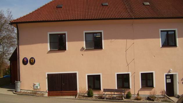 Dům č. 77, kde se narodil Siegfried Zoglmann, dnes obecní úřad městyse Všeruby.
