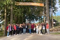 Studenti VOŠ, OA a SZŠ v Domažlicích vyrazili do Bavorska na Stezku v korunách stromů.