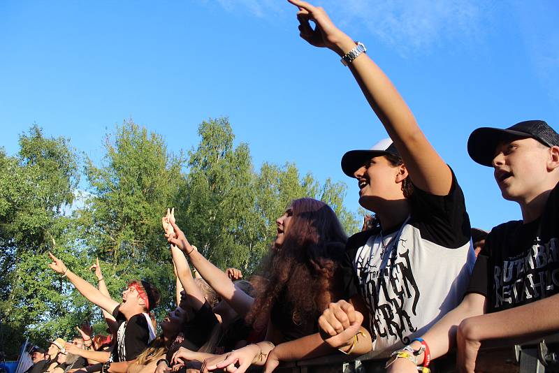 Chodrockfest 2019, druhý den. Nejvíce zazářila kapela Trautenberk.