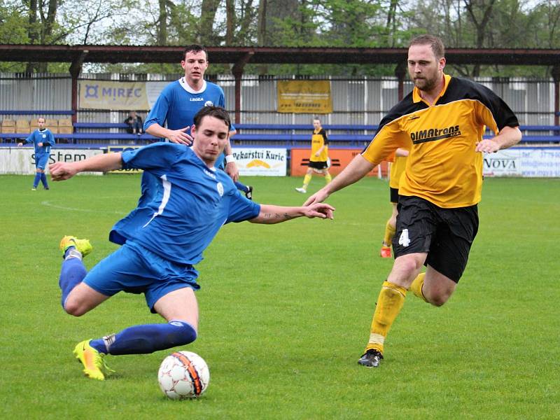 Sousedské derby v Holýšově skončilo vysokou výhrou rezervy domácího FK, která v přímém souboji o osmou příčku tabulky okresního přeboru porazila Kvíčovice 7:2.