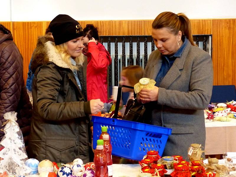 II. charitativní vánoční jarmark v MKS Domažlice.