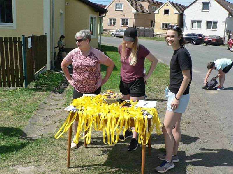 Závod Křenovská pětimíle – Běh pro Elišku uspořádali v Křenovech. Výtěžek akce poputuje na úhradu holčiččiných rehabilitací.