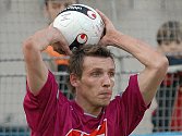 Hráč prvoligových Českých Budějovic Petr Šíma stále sleduje výsledky Kouta na Šumavě a dalších klubů z Domažlicka.