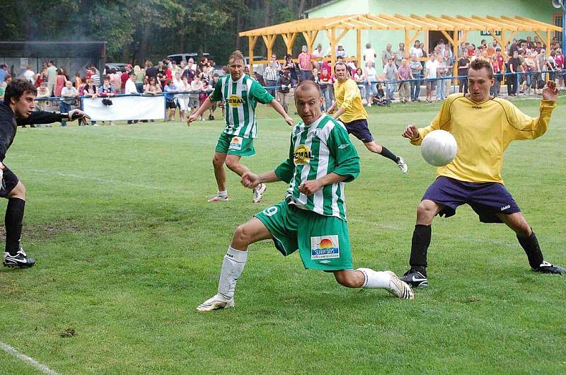 Domácí výběr Krchleb podlehl týmu hvězd 2:4.