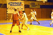 BASKETBALOVÉ DERBY. Basketbalisté Jiskry Domažlice B oba zápasy prvního kola play – off s rivalem z Holýšova zvládli. 