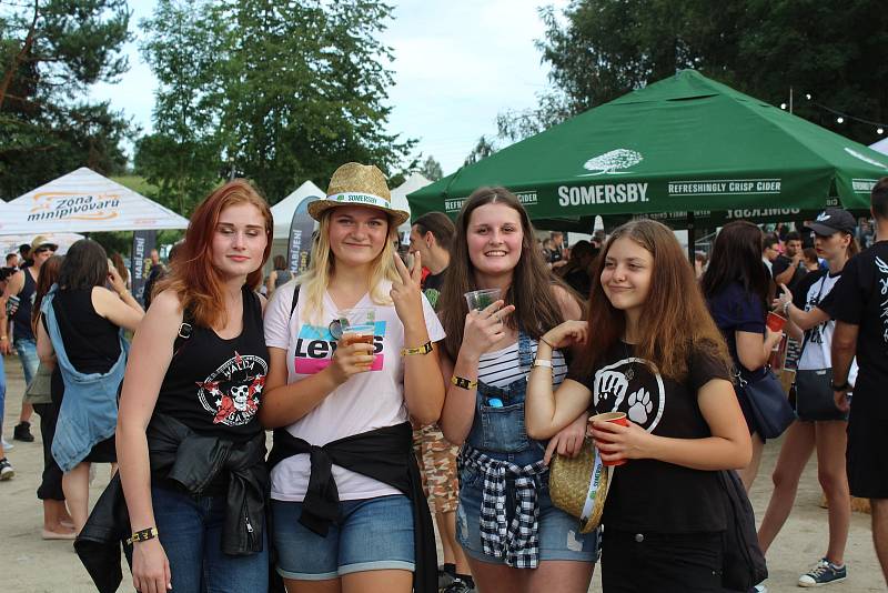 Chodrockfest 2019, druhý den. Nejvíce zazářila kapela Trautenberk.