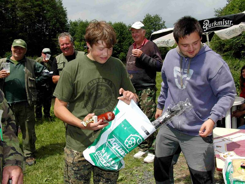 Z výlovu udicí v Mísově.