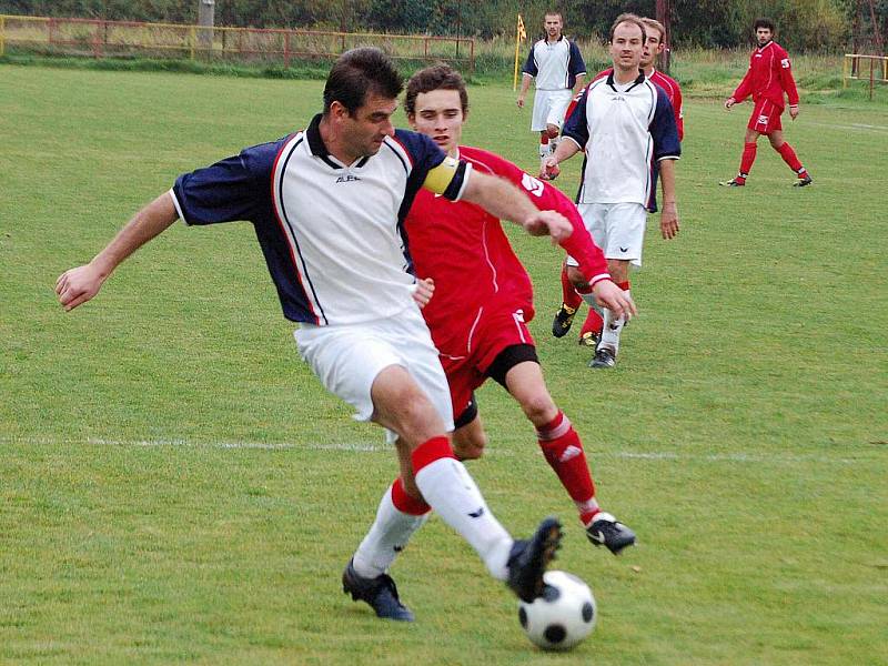 Z derby mezi Spartakem Klenčí a Sokolem Postřekov.