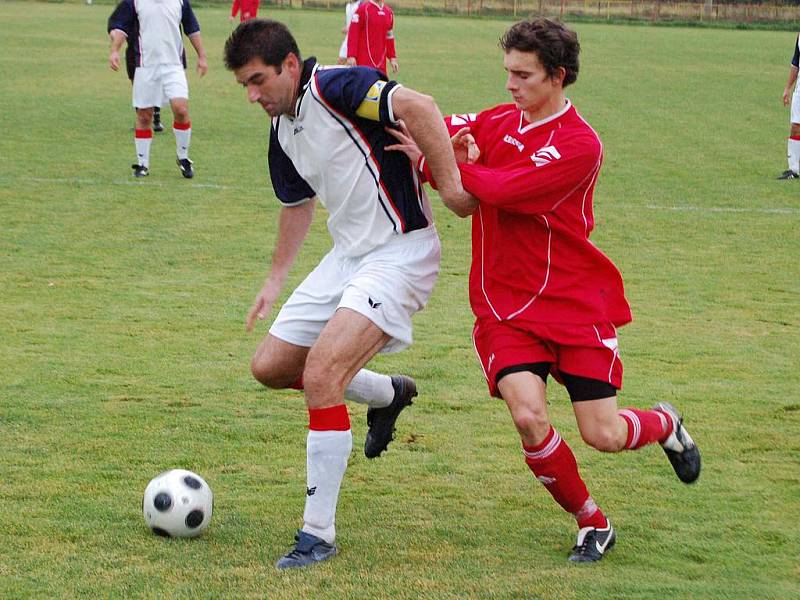 Z derby mezi Spartakem Klenčí a Sokolem Postřekov.