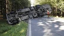 Dopravní nehoda kamionu mezi obcemi Babylon a Česká Kubice.