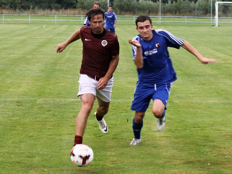 Pouťový zápas fotbalistů Sokola Postřekov a SG Sparta Praha.