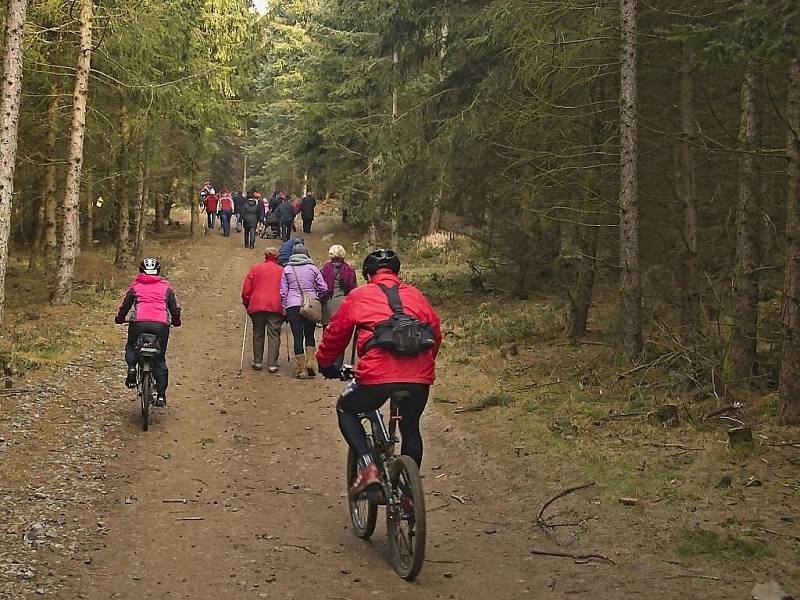 Setkání u nové rozhledny v Dlažově