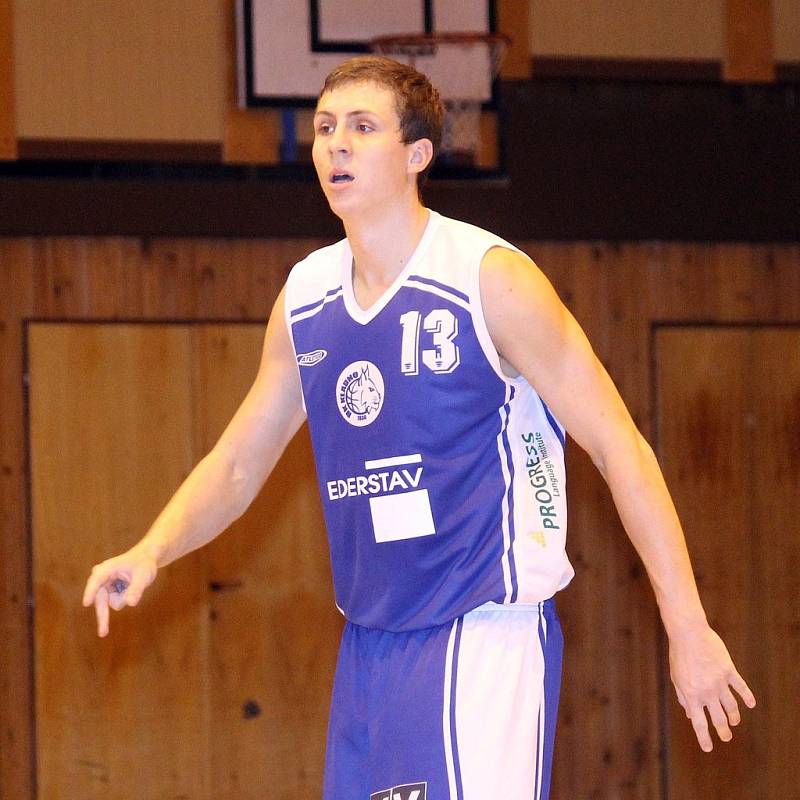 Z pohárového utkání basketbalistů Jiskry Domažlice s BK Kladno.