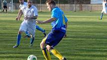 Z utkání fotbalistů FK Holýšov a FK Nepomuk.