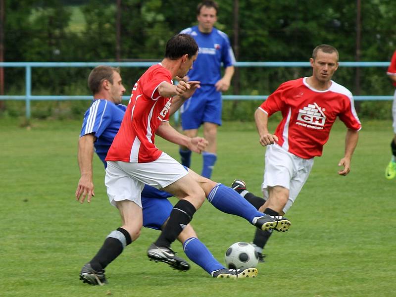 Z chodského derby mezi fotbalisty Sokol Postřekov a Spartak Klenčí.