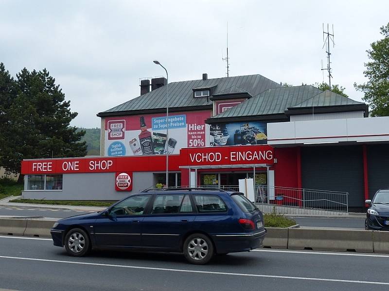 Hraniční přechod Folmava-Schafberg dnes a před vstupem do EU.