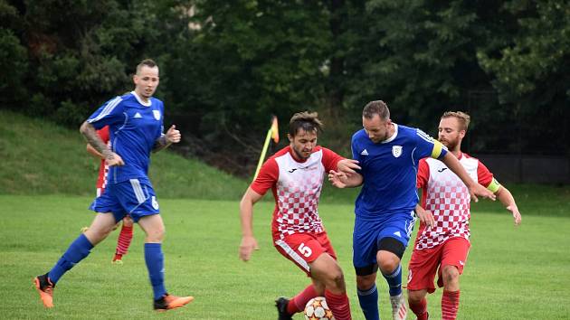 TJ Sokol Mrákov - SK Krchleby 1921 (modří) 2:3 (0:2).