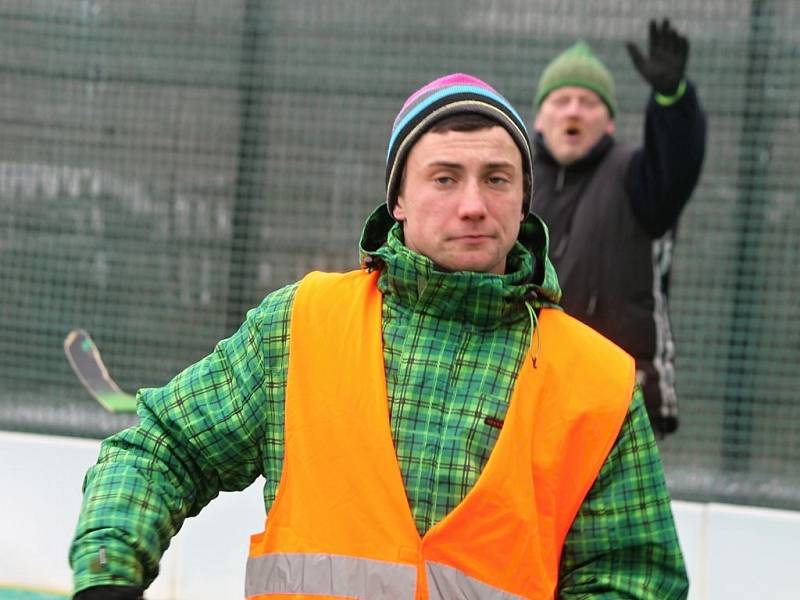 Třetí ročník hokejového Bendy Cupu v Rybníku o putovní pohár starosty obce.