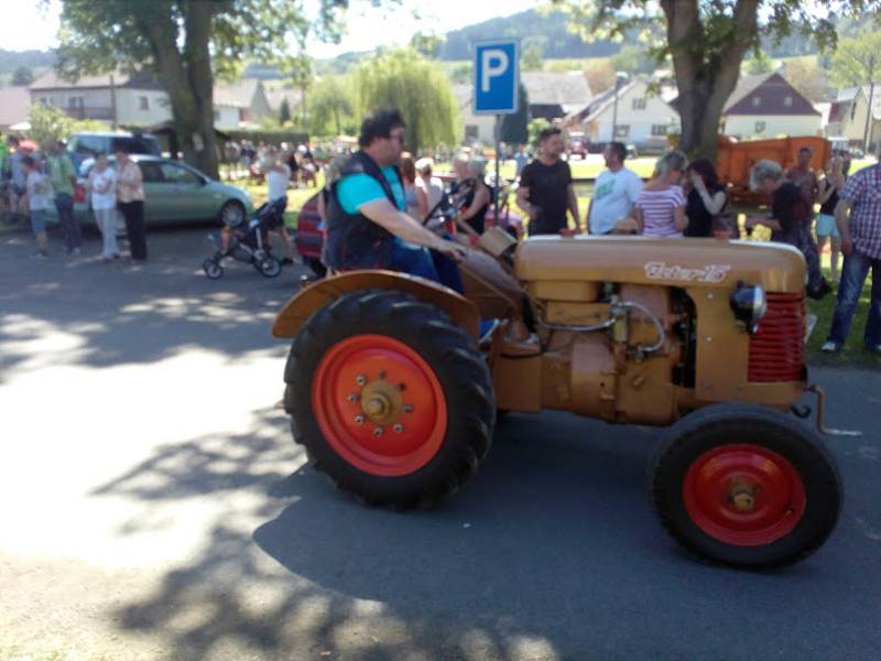 Setkání traktorů v Brnířově.