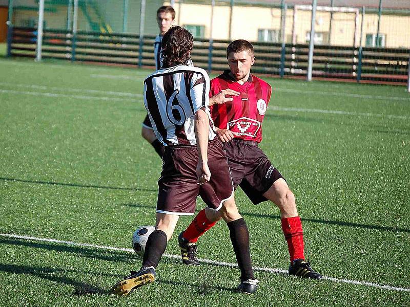 Z utkání 1. FC Horšovský Týn s Kdyní a oslava postupu.