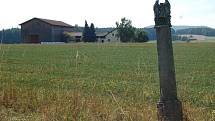 Z vycházky do zaniklé obce Slatiny a na maxovský hřbitov.