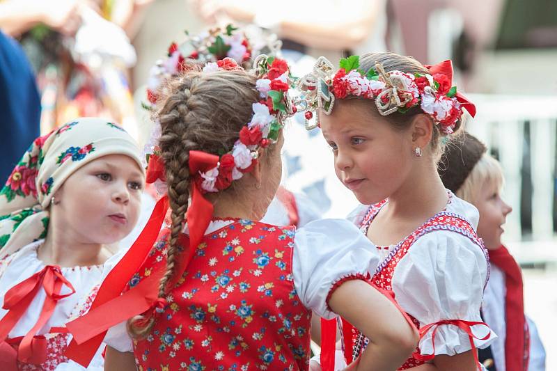 V Domažlicích se tento víkend odehrály Chodské slavnosti a Vavřinecká pouť. Chodské slavnosti patří vůbec k nejstarším a největším národopisným slavnostem v České republice.