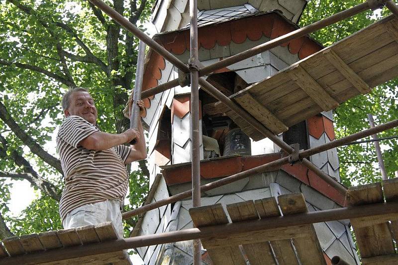 Kaplička v Oprechticích bude opravena do poloviny srpna.