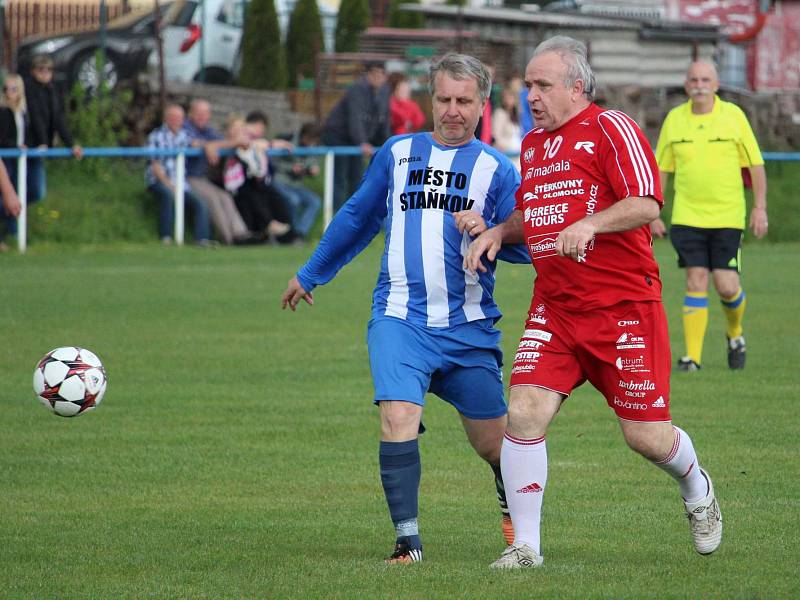 Fotbal ve Staňkově slavil 90. let existence. V rámci oslav se tamní stará garda utkala s Amforou.