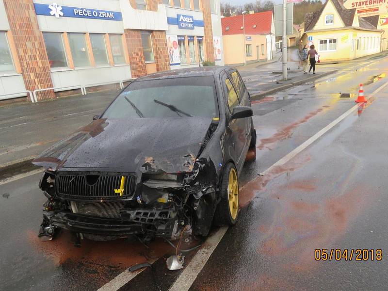 Škoda na voze je vyčíslena na 60 tisíc korun, ostatní škoda vyšla na 28 tisíc korun.