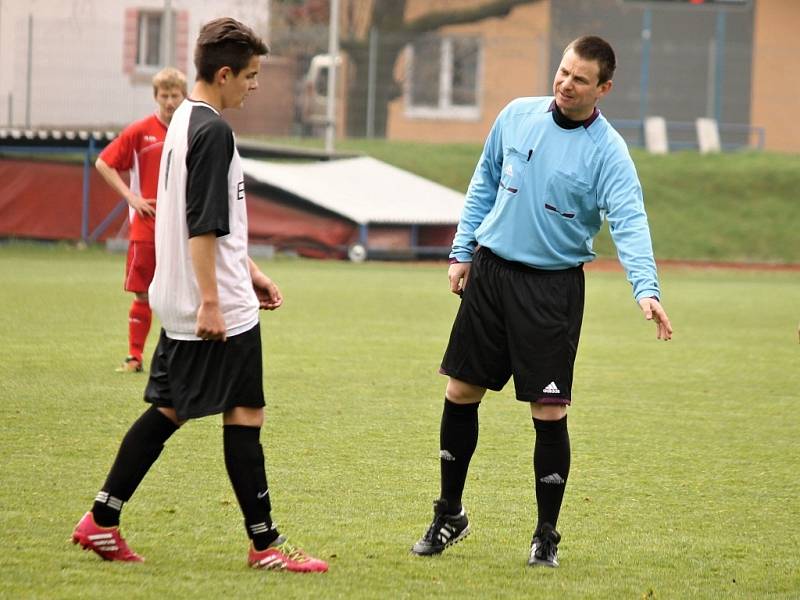 Z utkání starších dorostenců Jiskry Domažlice a FK Tachov.