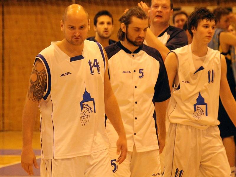 Ohlédnutí za čtvrtým zápasem finále play – off II. ligy mužů mezi basketbalisty Jiskry Domažlice a Renocar Podolí Brno. 