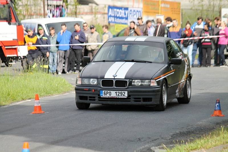 Koráb u Kdyně sobota 10. května 2014 - Mistrovství ČR v automobilovém slalomu do vrchu. 