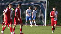 6. kolo FORTUNA ČFL A: TJ Jiskra Domažlice (na snímku fotbalisté v bílých dresech) - FC Slavia Karlovy Vary 2:2 (2:1).