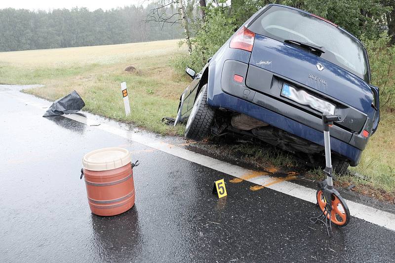 Nehoda u obce Březí.