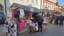 Jednodenní Vánoční trhy v Domažlicích přilákaly v sobotu 18. prosince spoustu návštěvníků. Lidé zavzpomínali i na Havla, který zemřel přesně před deseti lety.