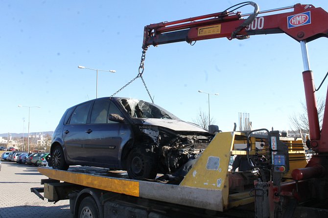 Osobní automobil značky Renault Megane hořel u Domažlické nemocnice.