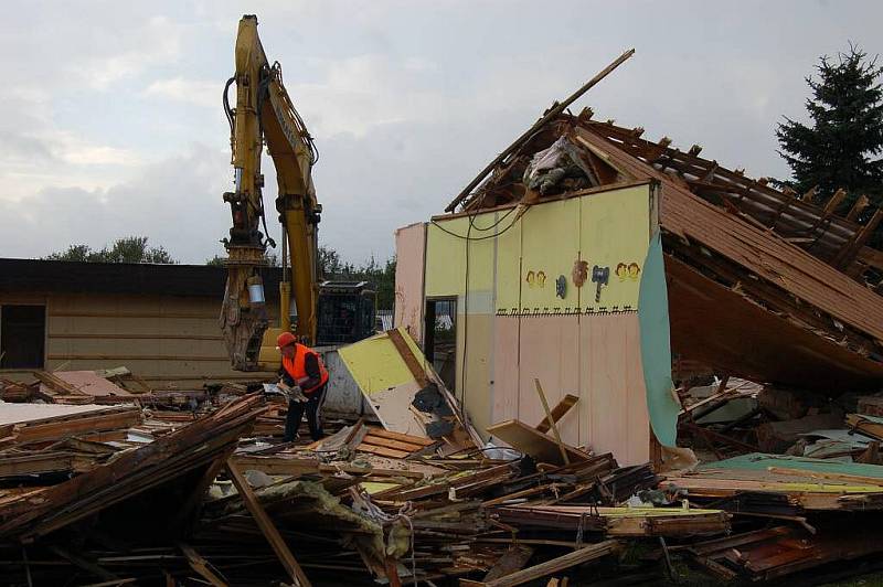 Demolice MŠ Poběžovice, čtvrtek 20. října 2011.