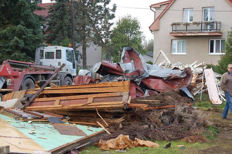 Demolice MŠ Poběžovice, čtvrtek 20. října 2011.