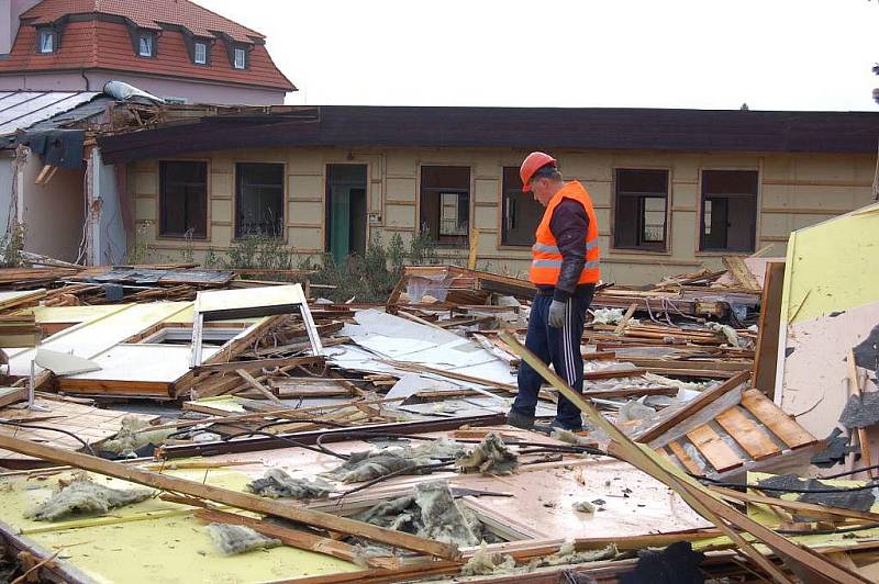 Demolice MŠ Poběžovice, čtvrtek 20. října 2011.