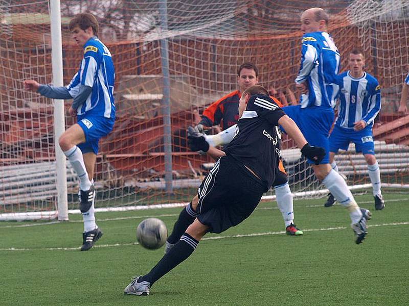 Z utkání fotbalistů Jiskry Domažlice v Příbrami.