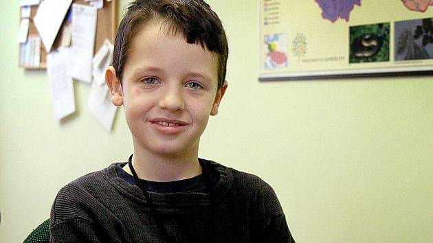 Devítiletý Zdeněk Komorous ze Staňkova chodí do třetí třídy.