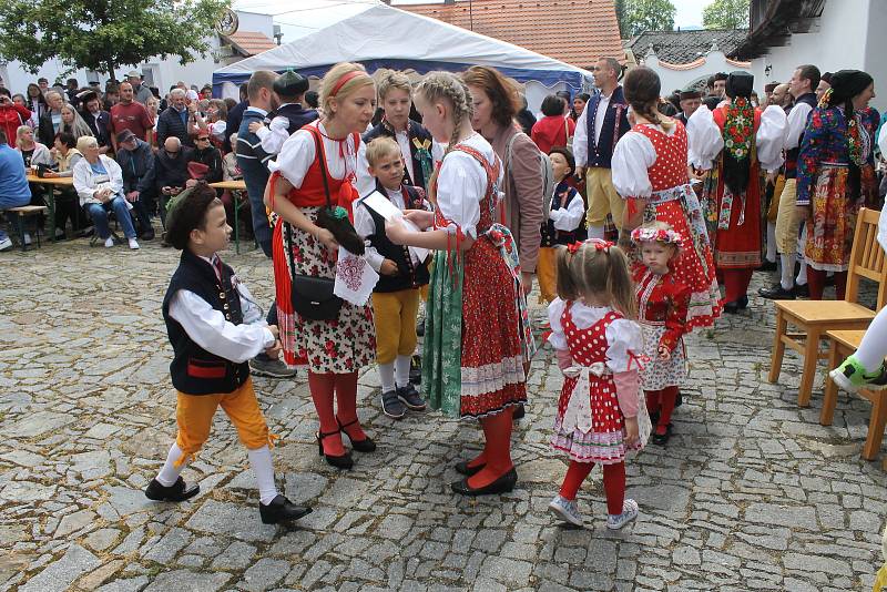 Víkendové setkání rodáků a přátel chodské obce Draženov si užily stovky lidí.