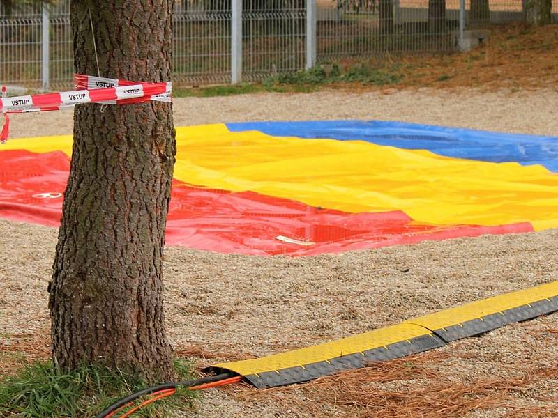 První zápas 4. kola Poháru České pošty mezi třetiligovou Jiskrou Domažlice a prvoligovou Viktorií Plzeň.