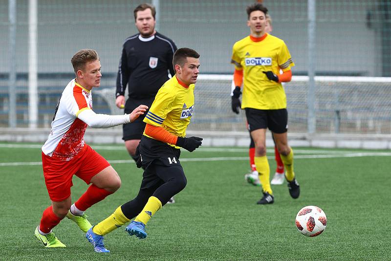 19. kolo KPM: Slavia Vejprnice - Jiskra Domažlice B (žlutí) 1:2.