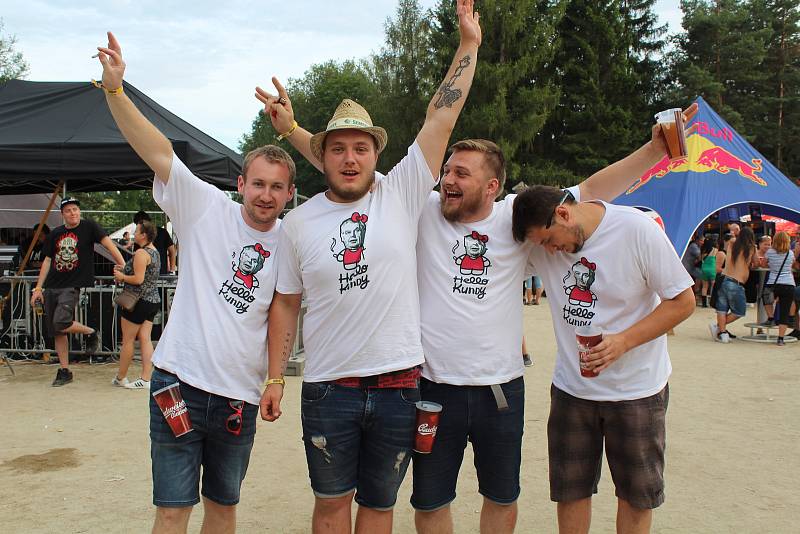 Chodrockfest 2019, druhý den. Nejvíce zazářila kapela Trautenberk.